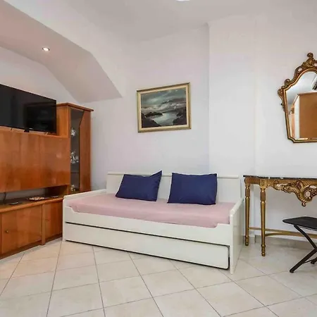 Independent Agapitos , 2bdrm, Private Patio Apartment Naxos City