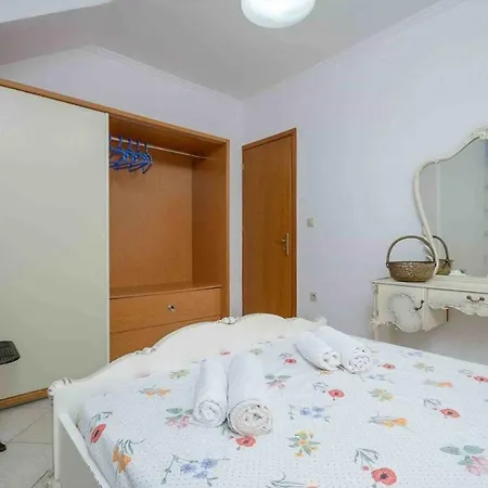 Independent Agapitos , 2bdrm, Private Patio Naxos City