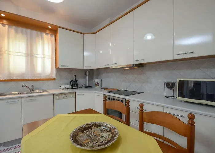 Lovely For 6ppl , 2 Bdrm , In Naxos , Private Patio Apartment Naxos City