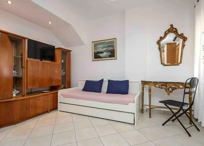 Lovely For 6ppl , 2 Bdrm , In Naxos , Private Patio Apartment Naxos City